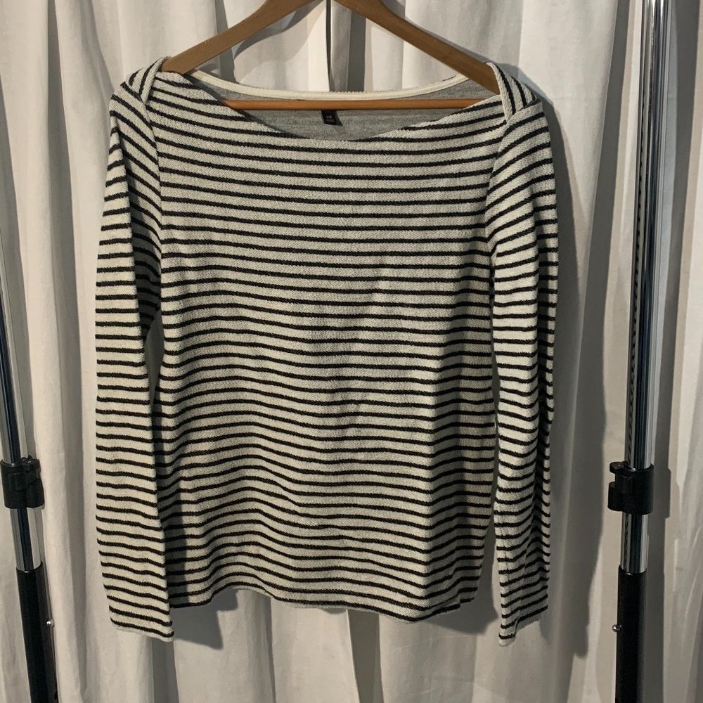 Banana Republic black and white stripe boat neck sweater